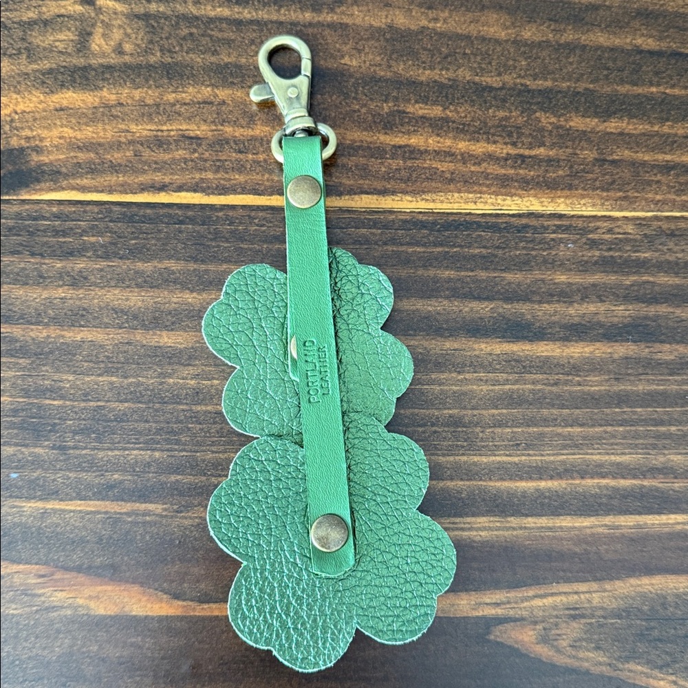 NEW Portland Leather 🍀 Clover Shamrock Keychain/Charm - Picture 4 of 6